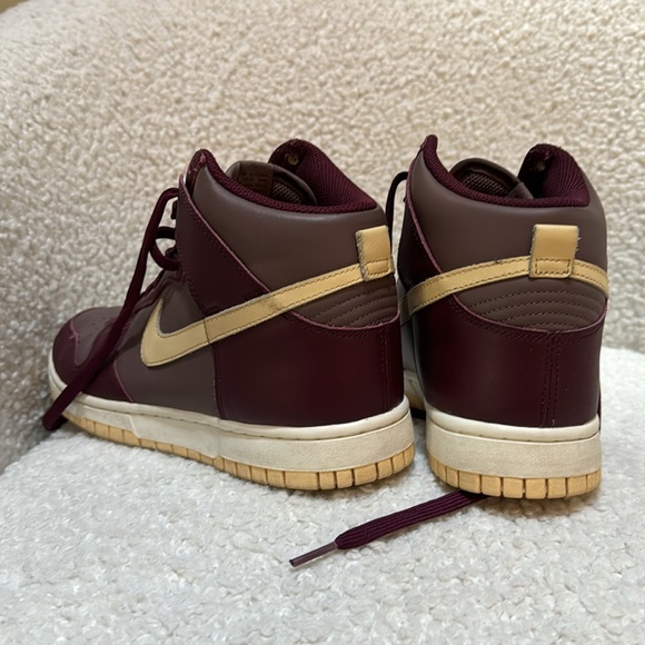 Nike Dunk high in Plum Eclipse - Picture 3 of 4
